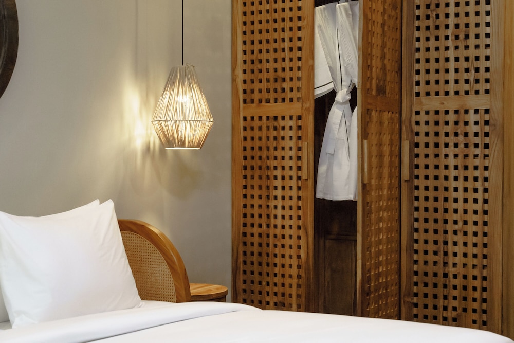 AMO Residences
