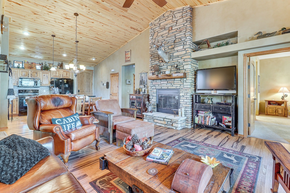 Rustic Retreat w/ Spacious Deck in Show Low!