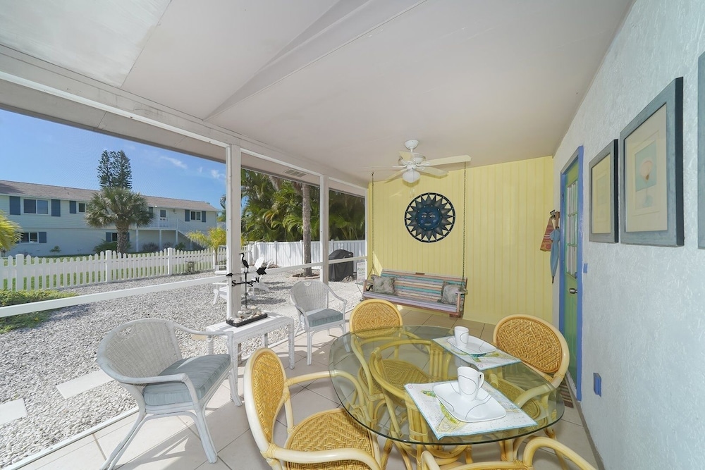 Latitude Adjustment 2 Bedroom Bungalow by RedAwning