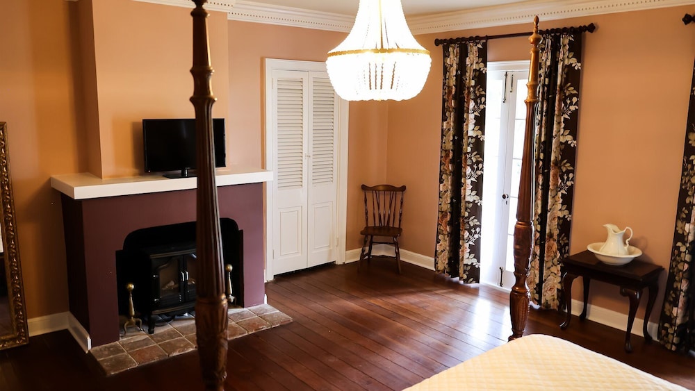Ormond Manor