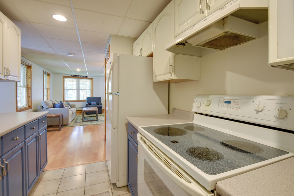 Walk to Lake Winnisquam Access: Cozy Retreat