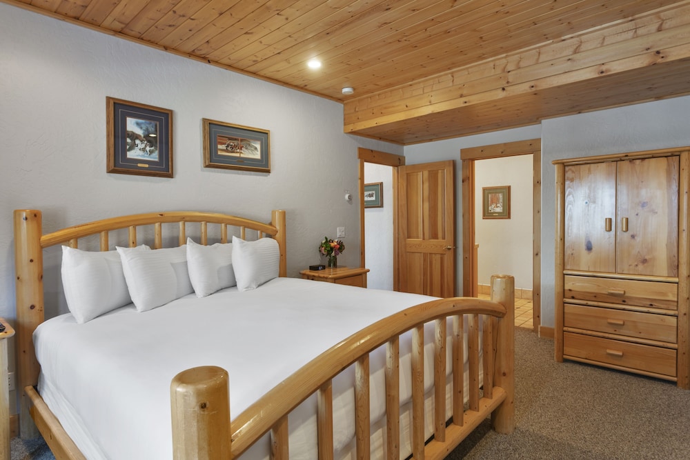Bristlecone at Deer Valley Resort - Three Bedroom Condo with Hot Tub #503 3 Condo