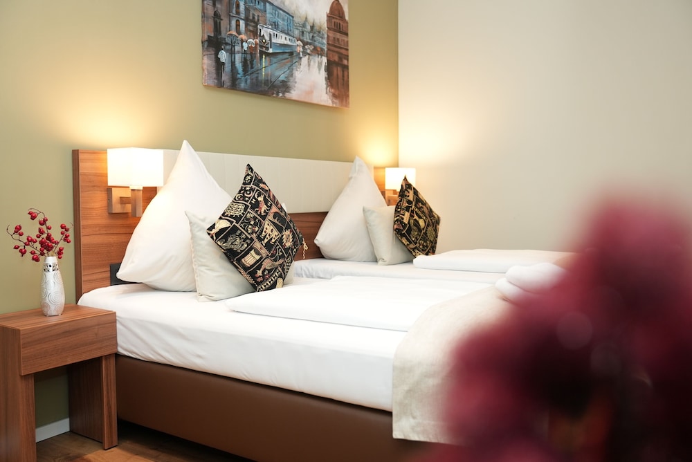 Frankfurt Vacations - Hotel Attache - Property Image 131