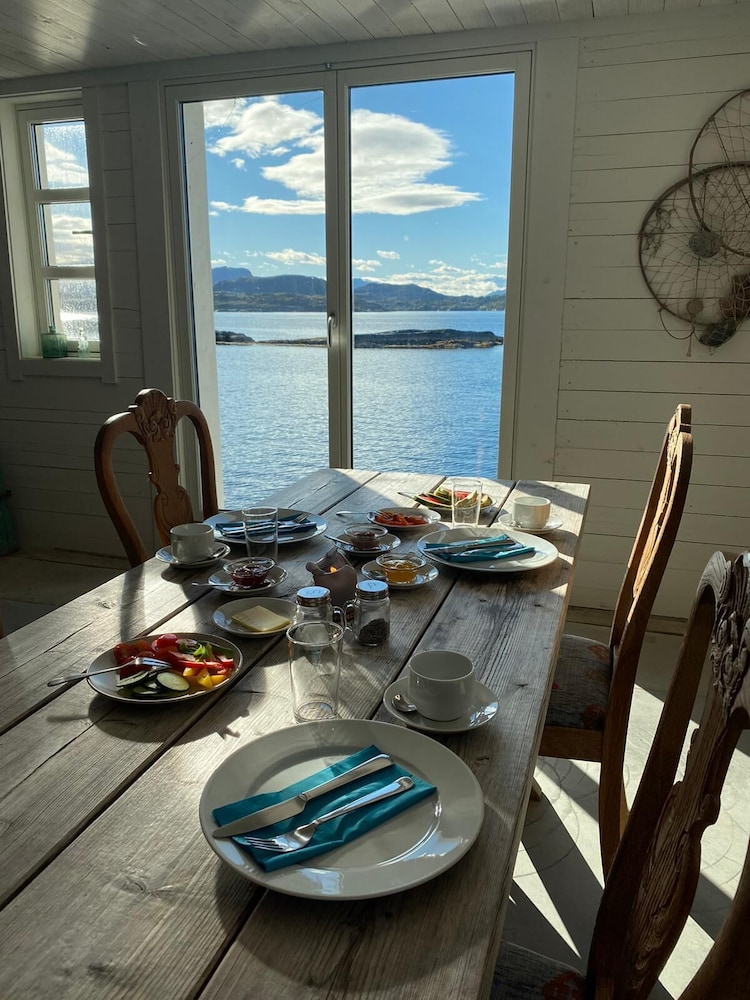 Sveggvika Guesthouse