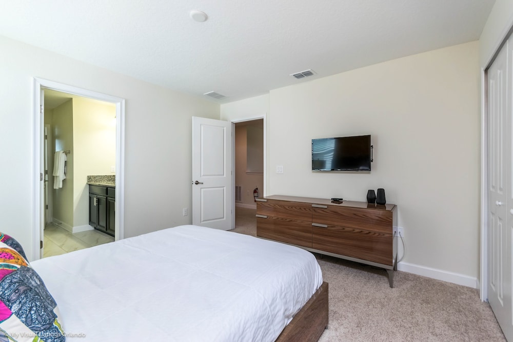 1533 Mulligan Blvd - Image 4