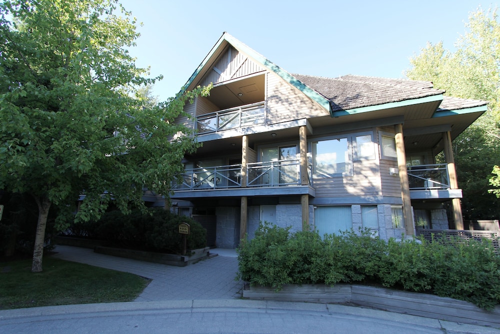 Valhalla Condos by Whistler Retreats - Image 1