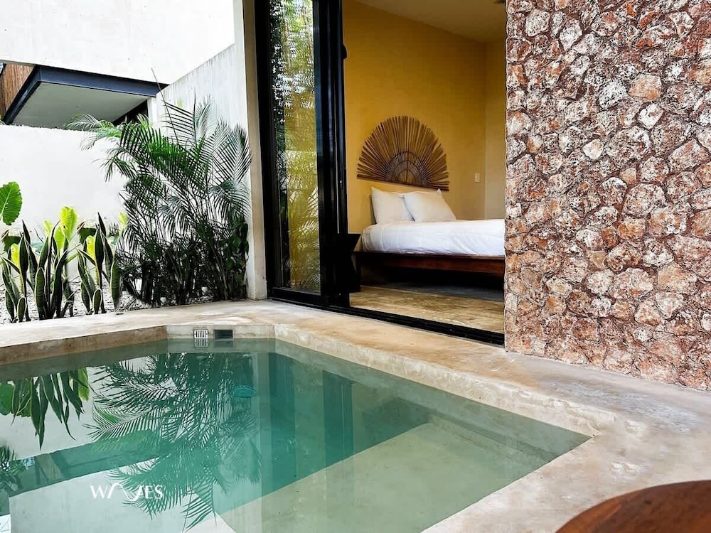 Spacious 2 BR Apartment With Private Pool, Top Amenities