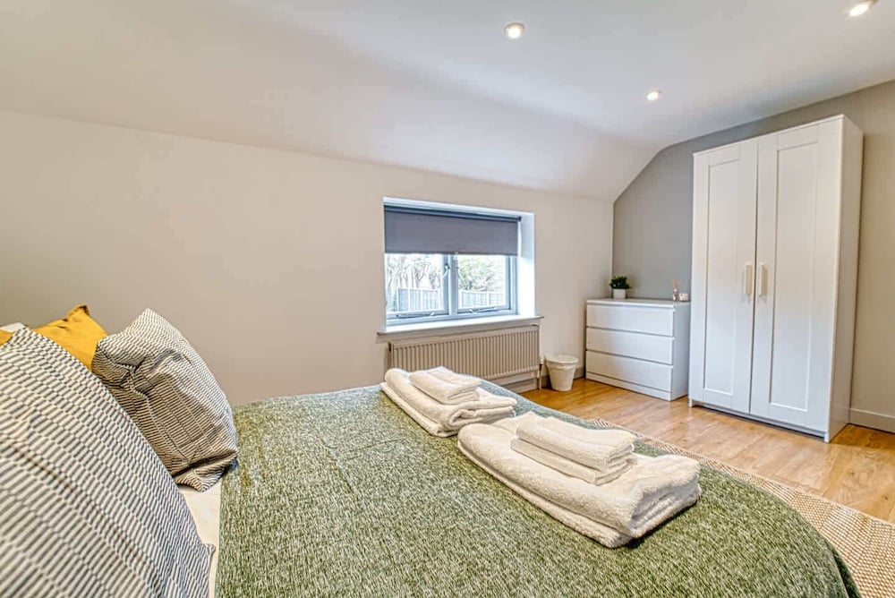 Host Stay Bridgepoint House