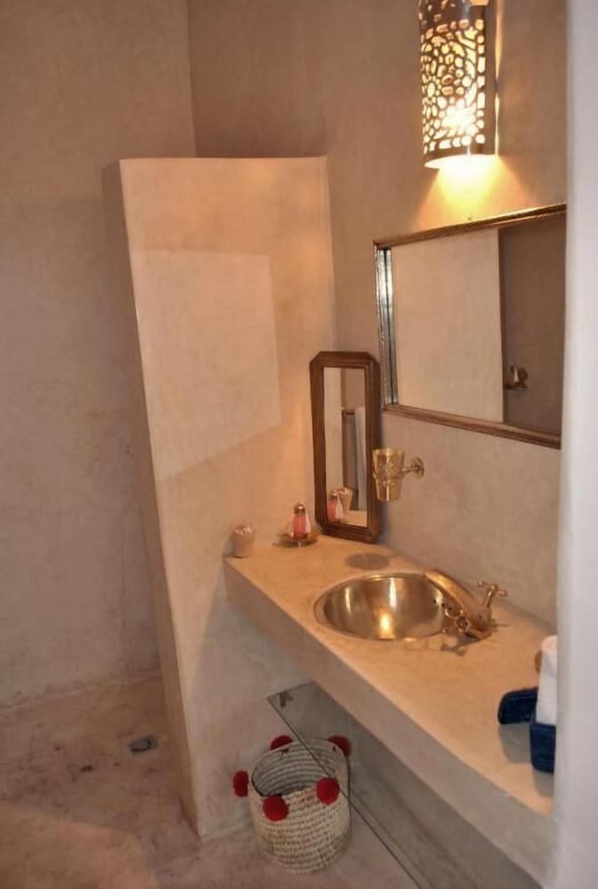 Riad Essaada
