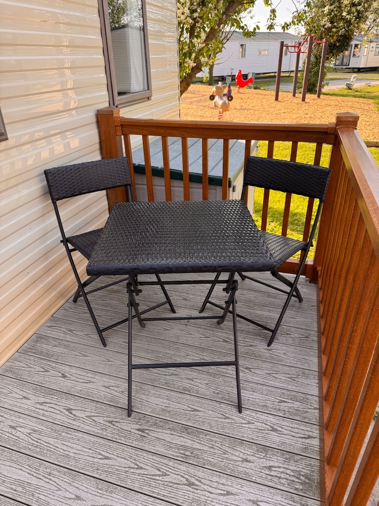 3 Bed Caravan - Side Gated Decking, Wifi, Pets