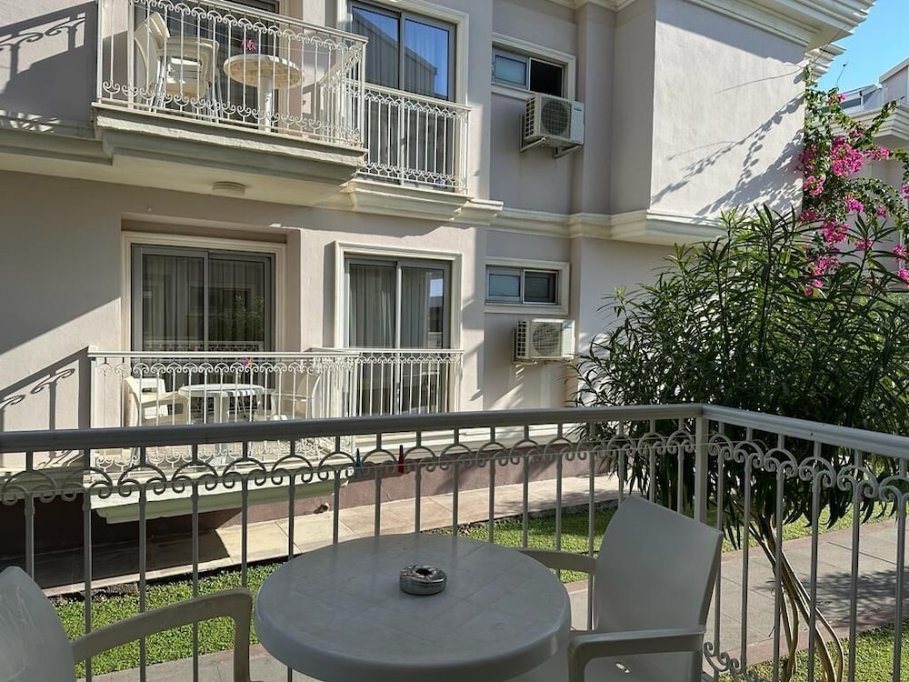 Daphne Residence - Image 39