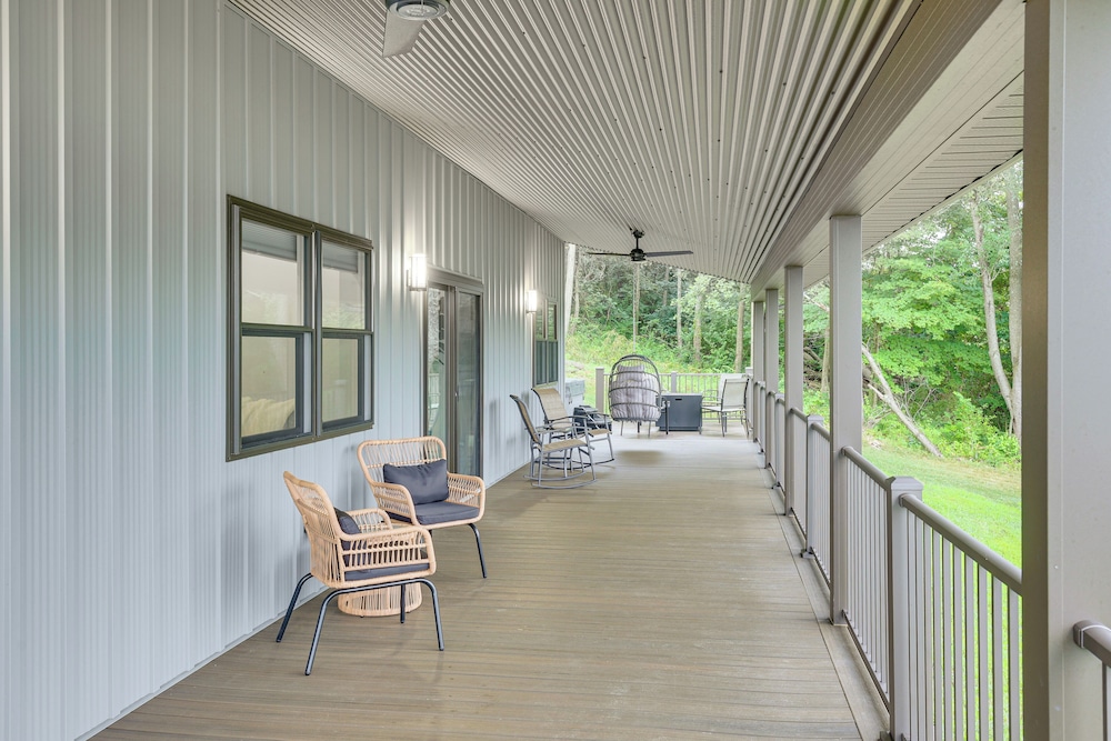 4 Mi to Mohican River: Ohio Amish Country Cottage