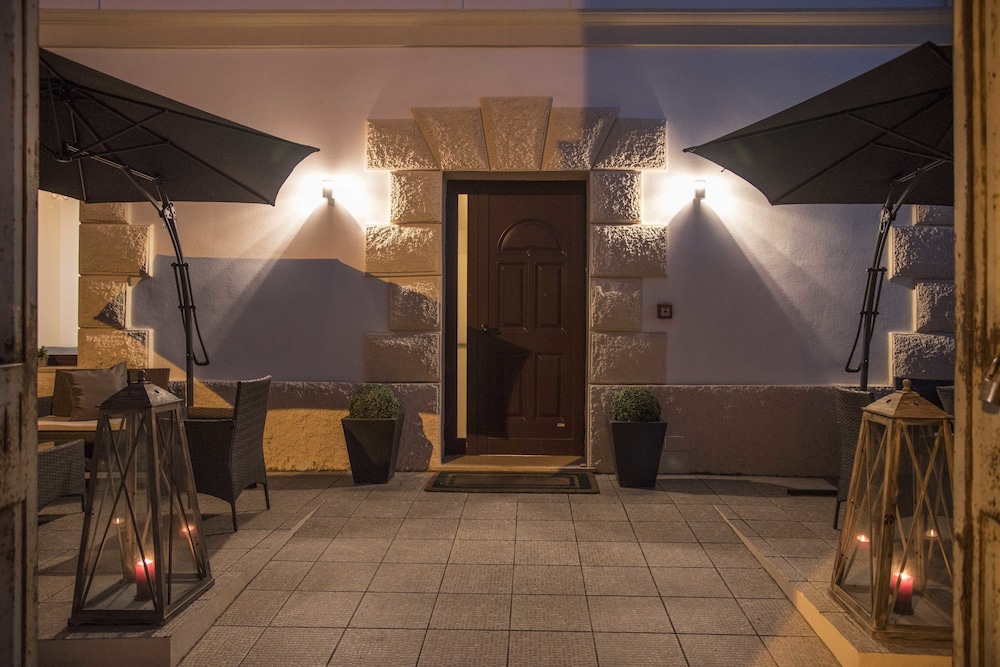 Villa Santadi Hotel