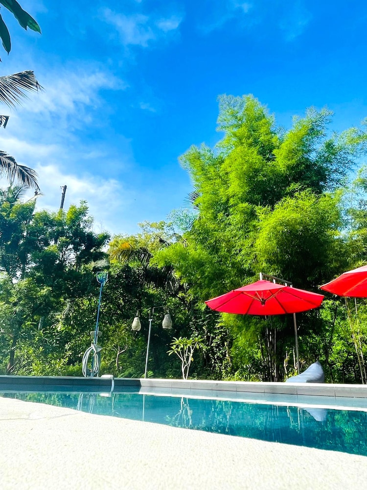 Apit Lawang Villas
