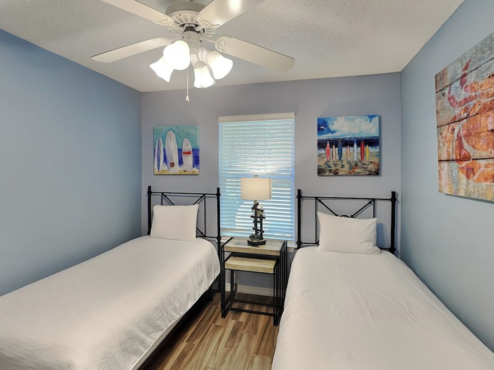 Emerald Port Of Call by Southern Vacation Rentals