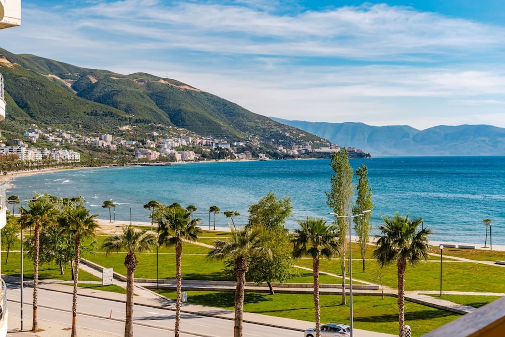 Sun Sea 1BR Apartment