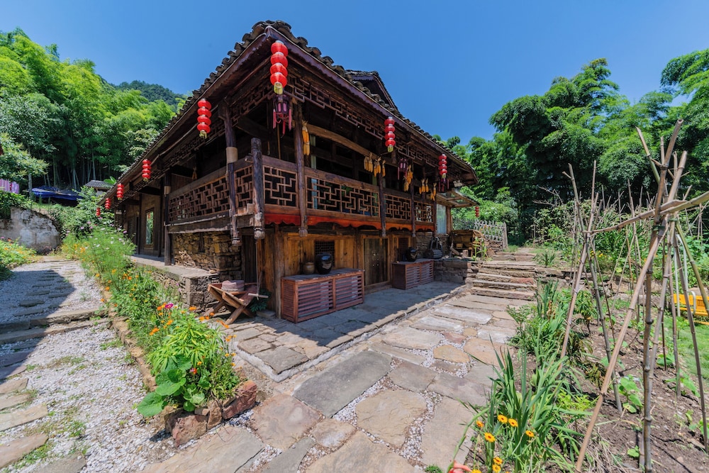 Glass Inn