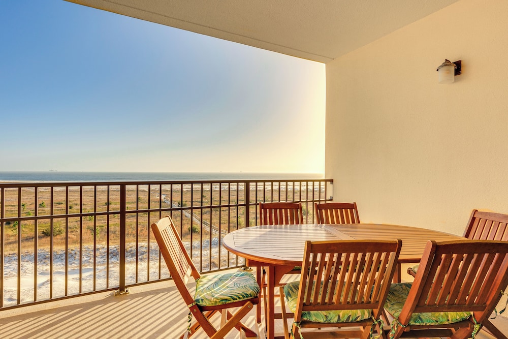 Relax By the Beach: Gulf Coast Condo w/ Ocean View