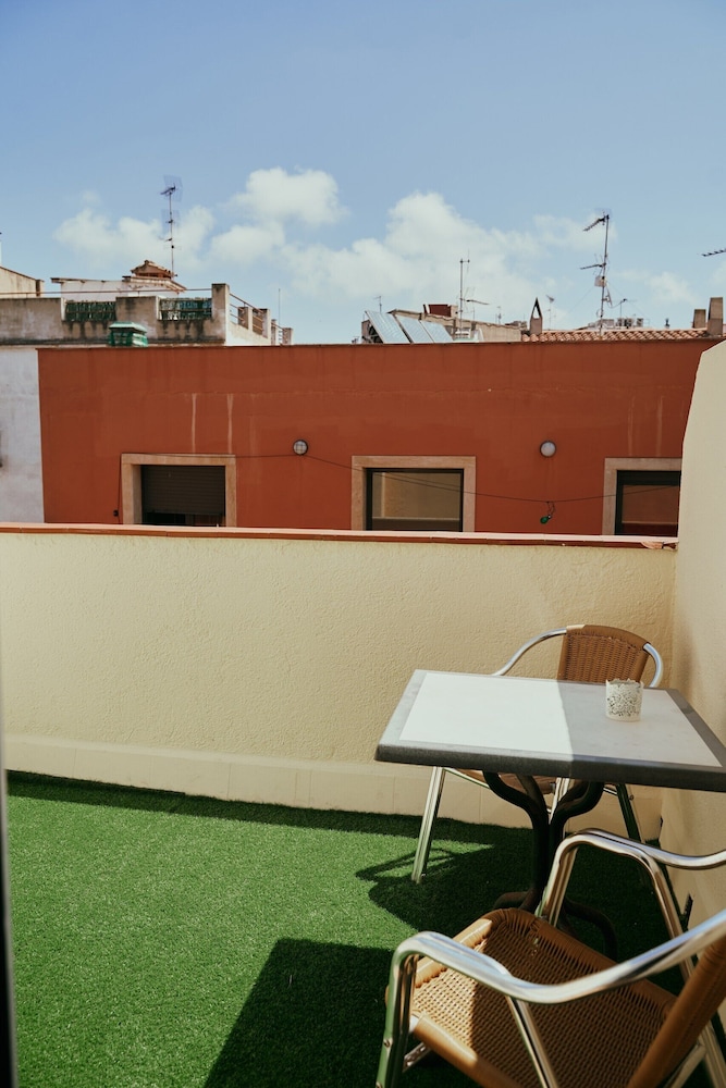 LOFT HOSTAL Group 14