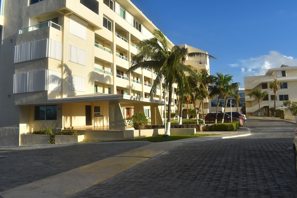 Lovely Beachfront Estudio in Hotel Zone