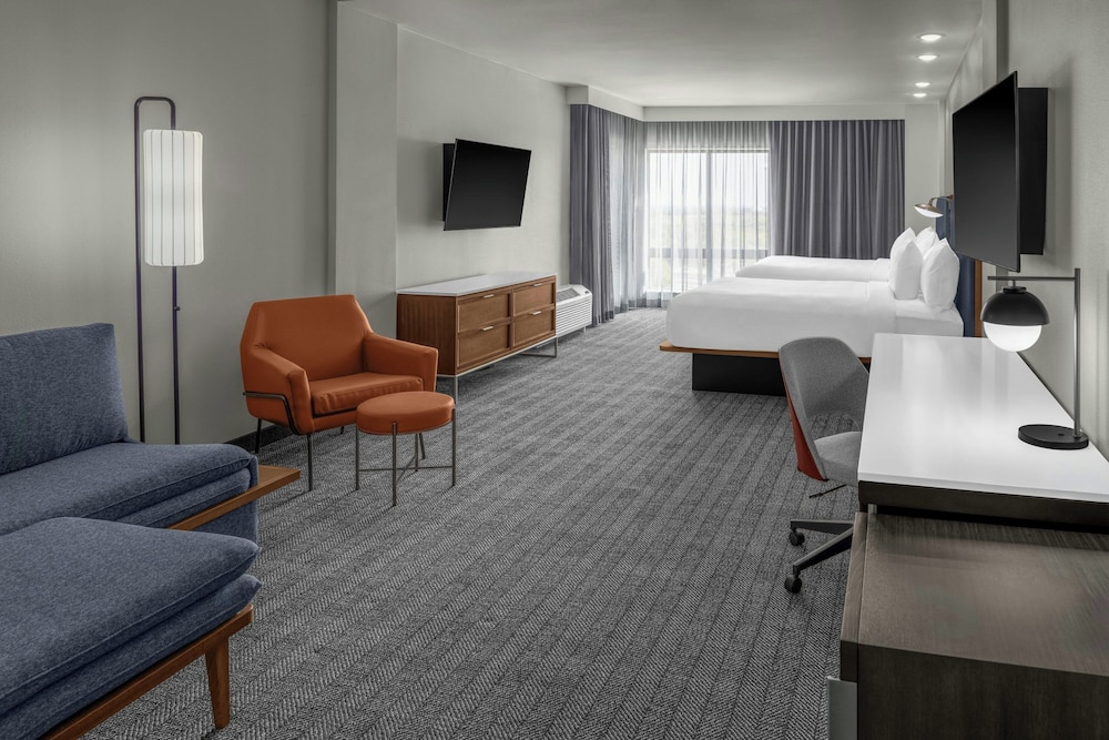 Courtyard By Marriott Sherman