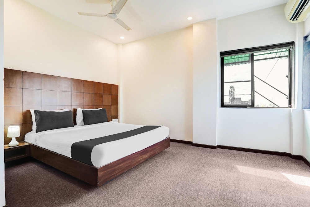Blissful Stays at Ramdaspeth Downtown
