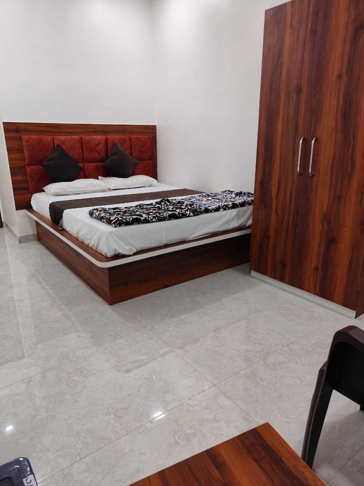 Hotel Medanta Inn