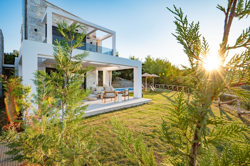 Olive Grove Panorama Suite Exi