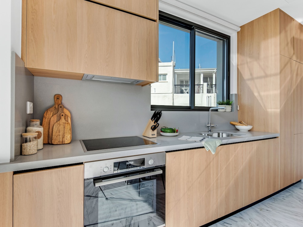 Sanders Olive Shared Pool Apartments