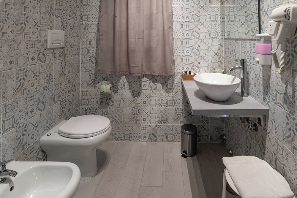 P.C. BOUTIQUE SEA VIEW NAPOLI CENTRO by ClaPa Group Dislocated Hospitality