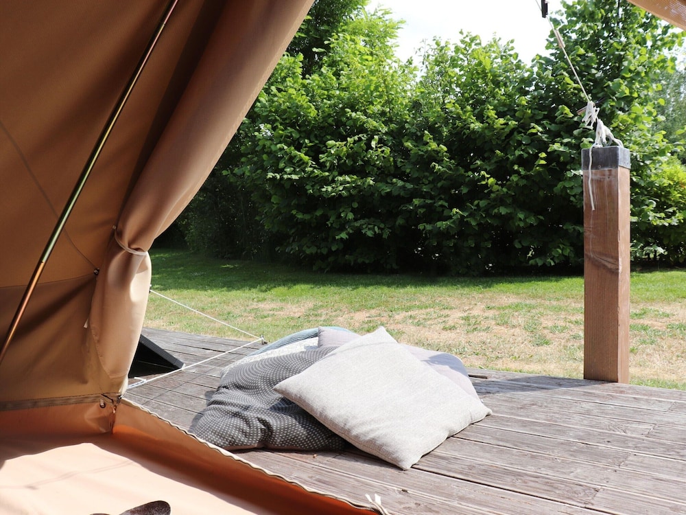 Tent Lodge in Twijzel Near Town Center