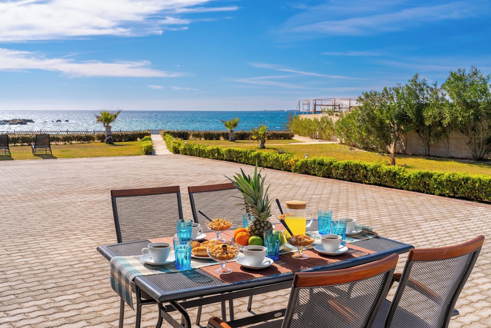 Sandoa Residence