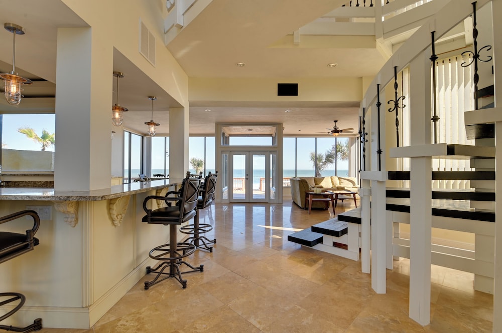Oceanfront Escape on Wilbur Beach!