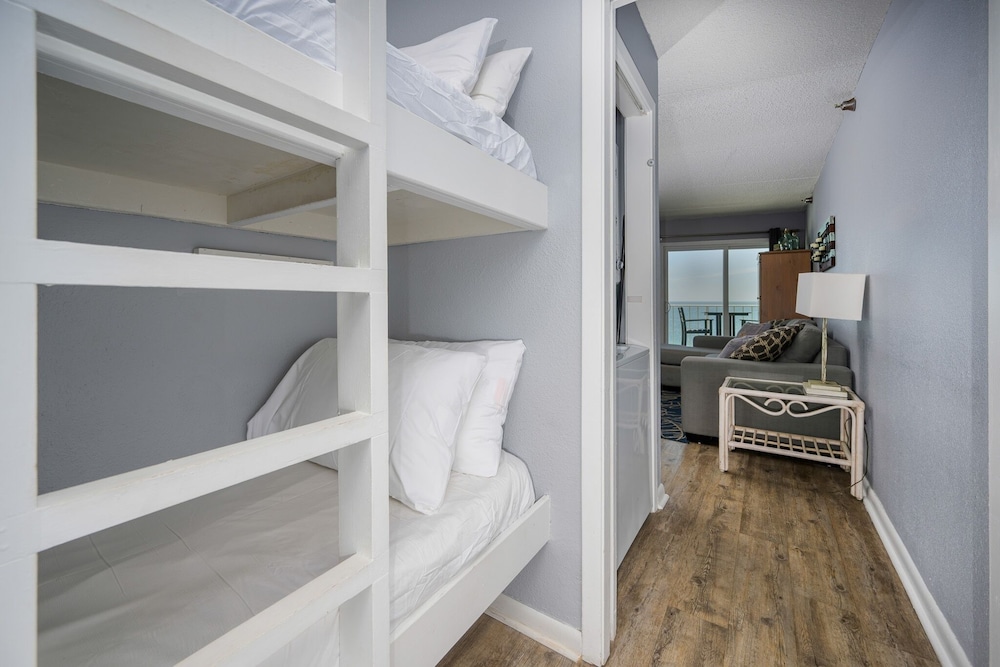 Emerald Skye 63 1 Bedroom Condo