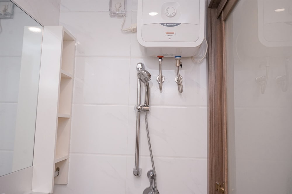 Simply And Cozy Studio Room At Sky House Bsd Apartment