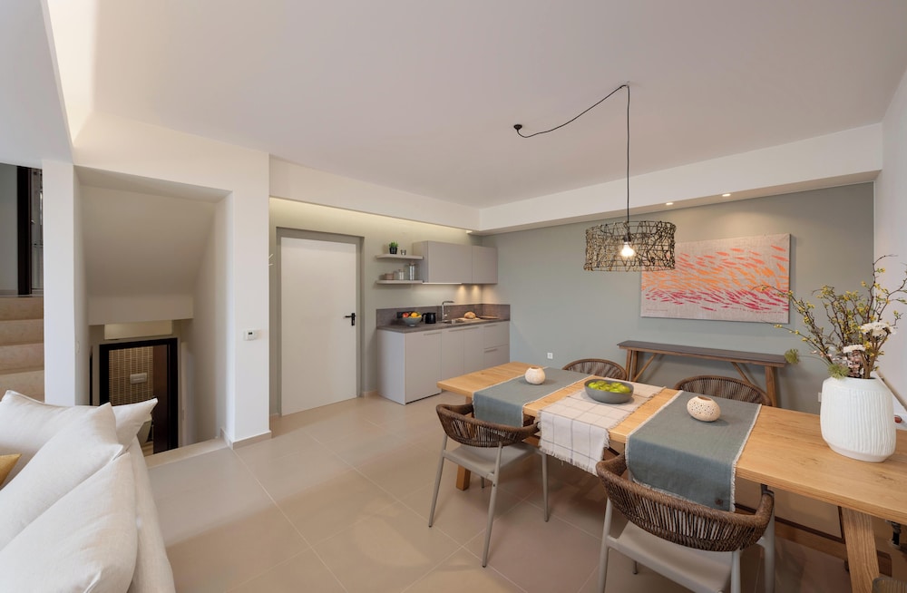 Notiko villas
