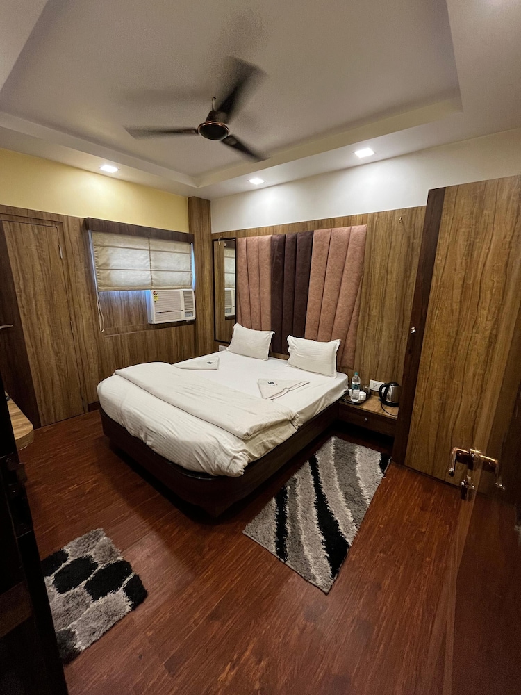 KS PAYING GUEST HOUSE VARANASI