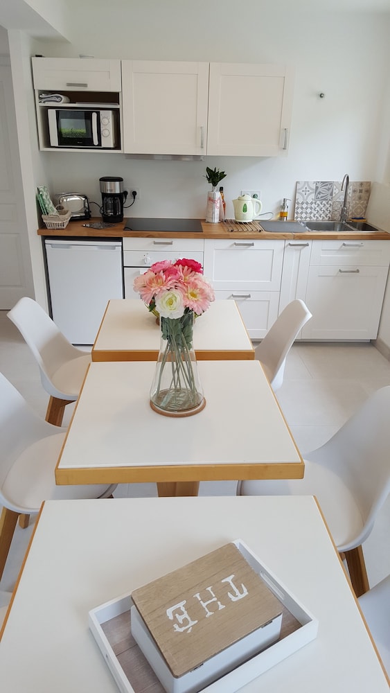Castel Bayeux Guesthouse