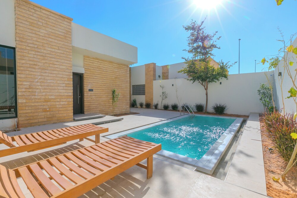 Portal Chalets With Private Pool-AlRawda