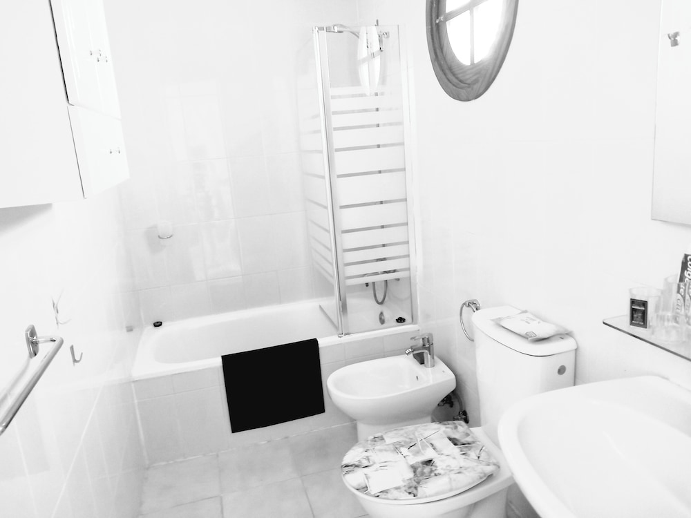 Caleta de Fuste Apartment- Sleeps4- Pool- Garden