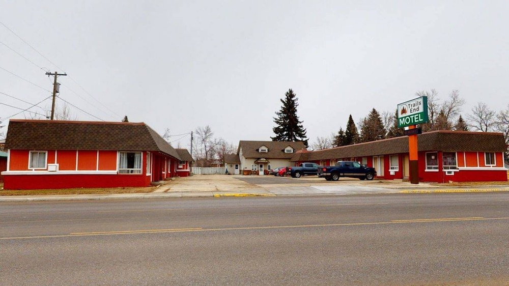 Trails End Motel