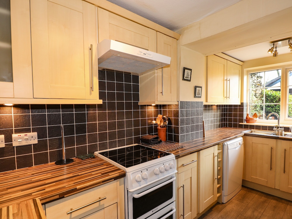 Smithy Cottage at Bowland Bridge