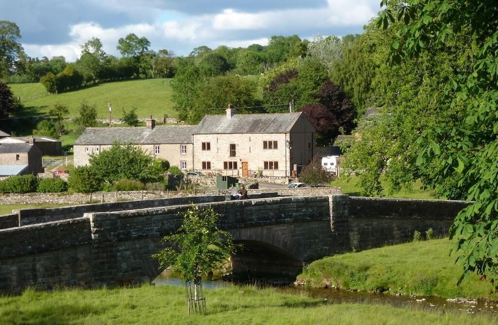 Penrith Vacations - Heron View BB - Property Image 1