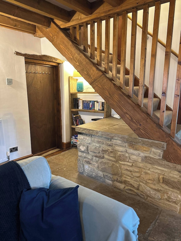 ๐ฟ Quaint Country Cottage With Valley Views, Dog-friendly & Horse-friendly