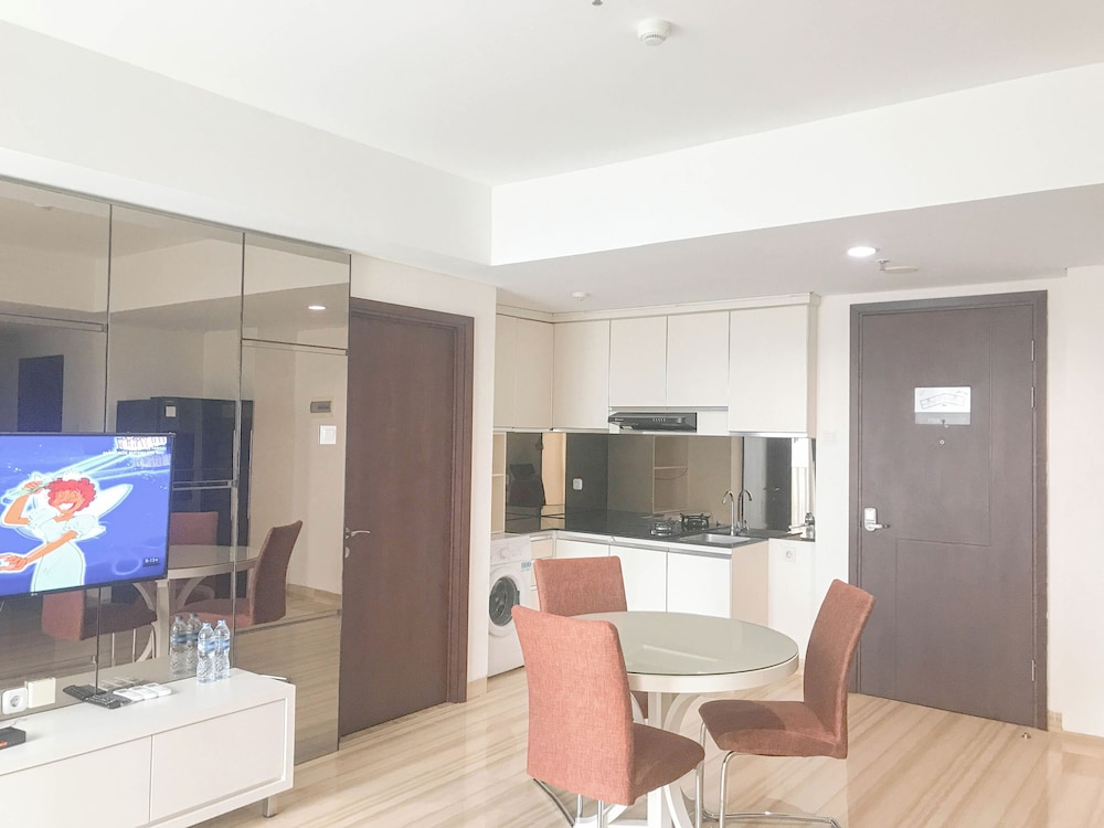Pleasant And Calm 2Br At Grand Sungkono Lagoon Apartment