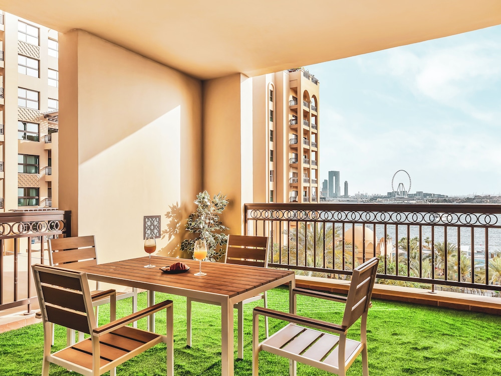 New Fairmont Residences by Propigo