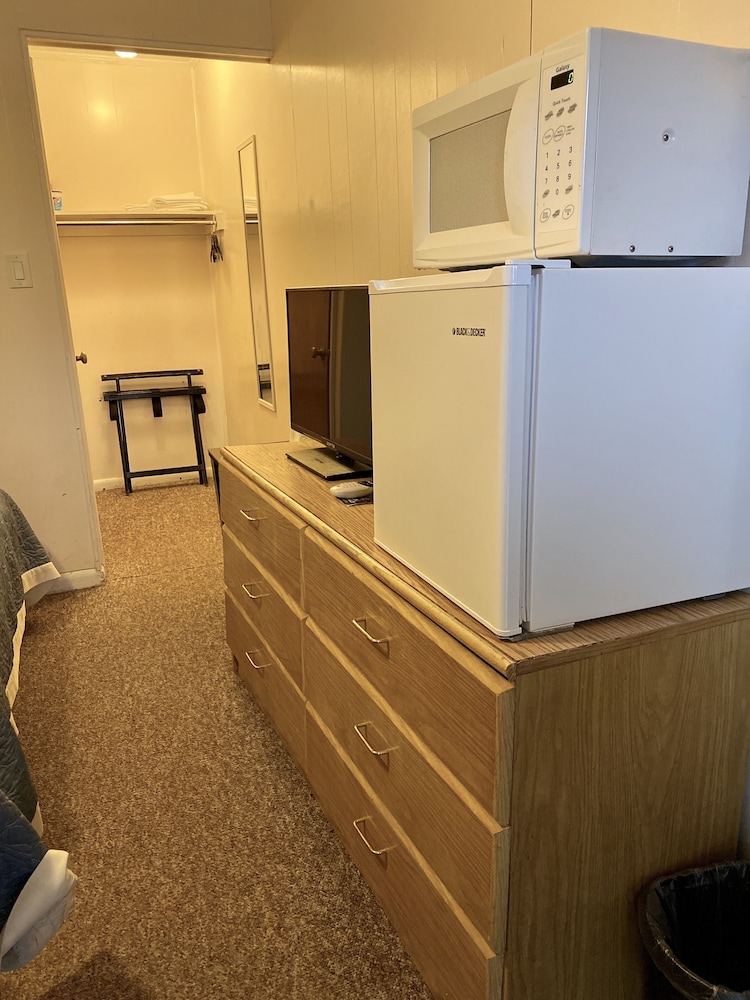 Country Place Inn And Suites