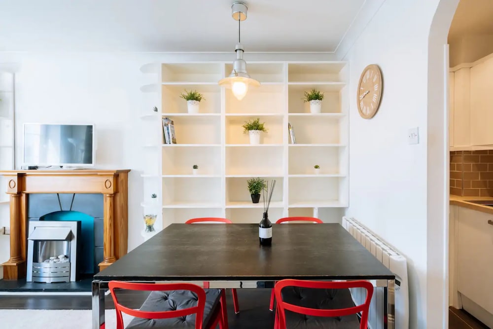 Homely 1 Bedroom Apartment in Dublin City Centre With River View