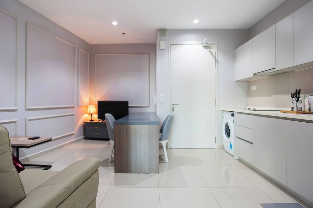 ICity Luxury Condo by Smarthome