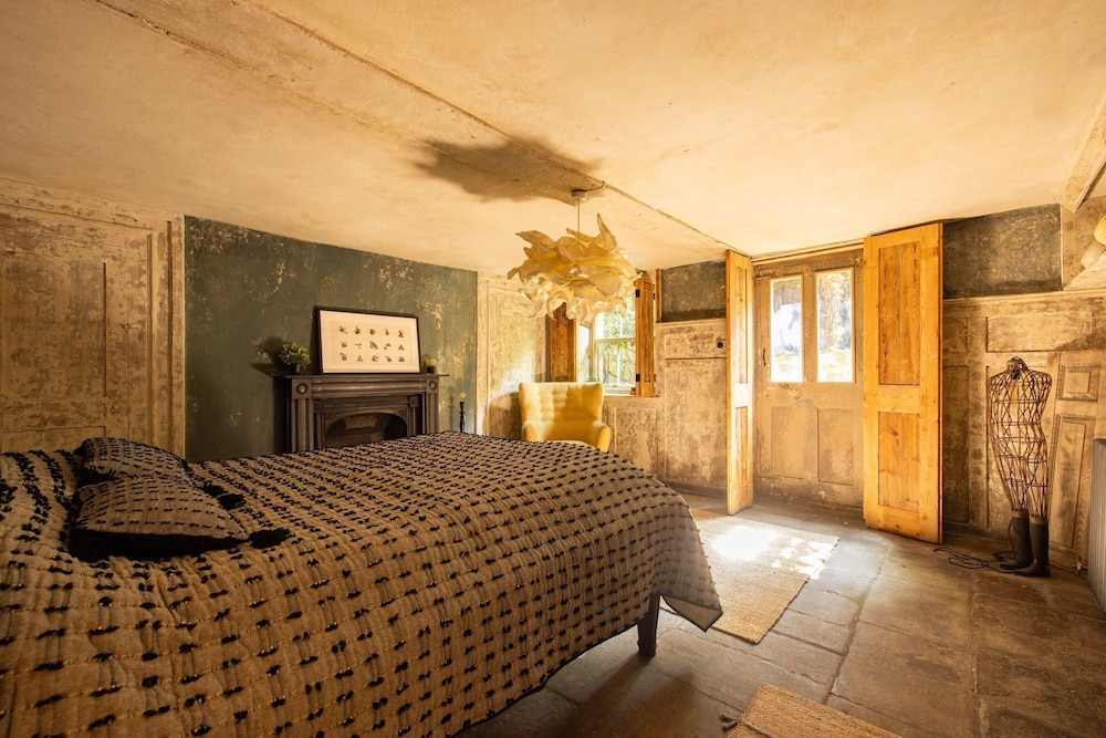 Extraordinary Grade Ii-listed Early Georgian Home